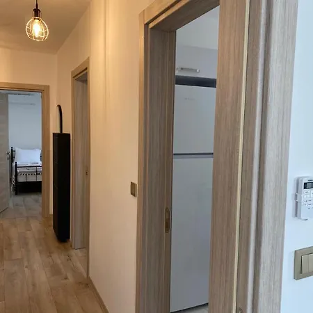 Central And Cozy Near Public Beach شقة مرمريس